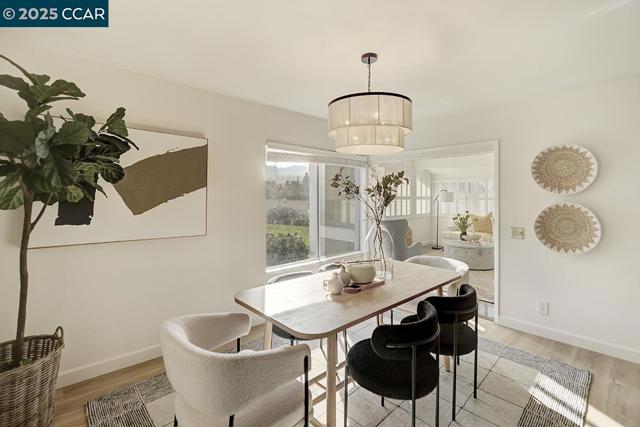 975 Terra California Dr, Walnut Creek CA: https://media.crmls.org/mediaz/d4280130-5b22-4946-a0c3-e6e31bed04fd.jpg