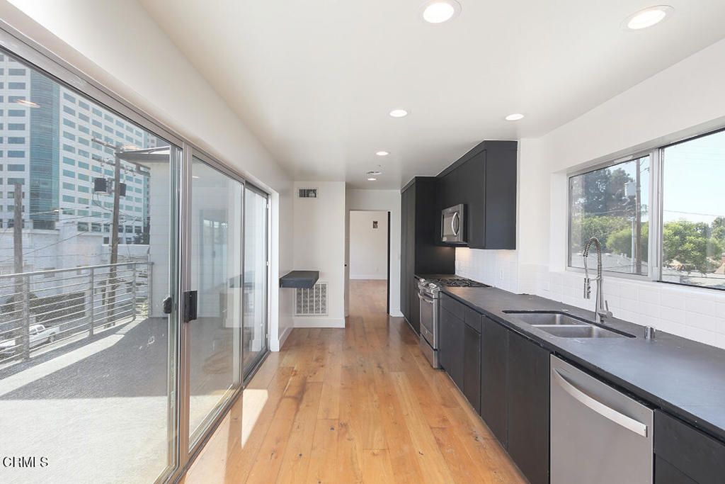 215 N Hollywood WayBurbank img 30