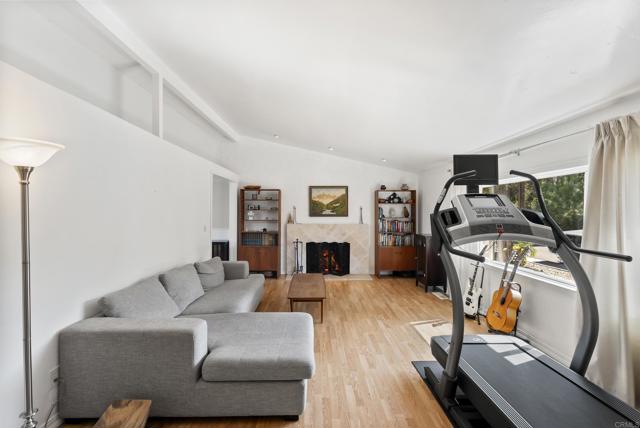 1958 Milford Place, El Cajon CA: https://media.crmls.org/mediaz/d429036f-4f73-486f-9643-5ba037fb9402.jpg