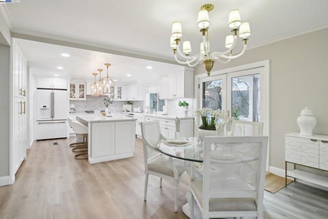 484 El Pintado Rd, Danville CA: https://media.crmls.org/mediaz/d42955c7-68ba-431c-b9b7-29978f576cbd.jpg