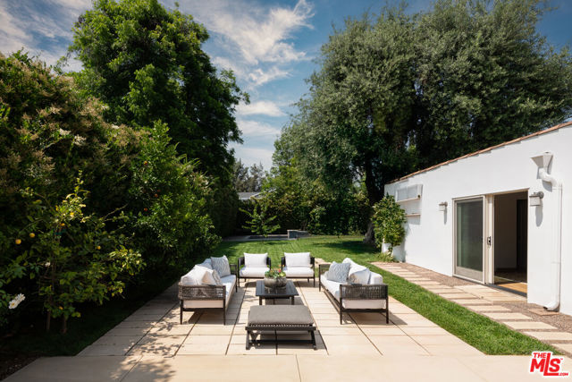 1841 Rose Villa Street, Pasadena CA: https://media.crmls.org/mediaz/d4297516-3e43-40ad-92b6-57d6bc8a76cb.jpg