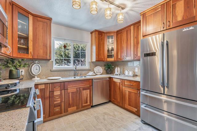 310 Clifton Road, Pacifica CA: https://media.crmls.org/mediaz/d42982c2-94f9-4529-989c-1d9d97b440a3.jpg