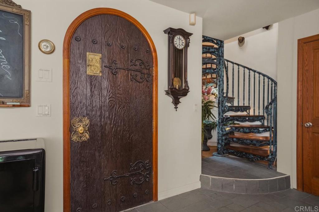 2875 Qualtrough Street - photo 14