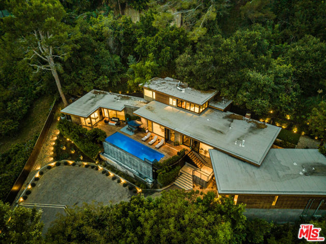 727 N Beverly Glen Boulevard, Los Angeles CA: https://media.crmls.org/mediaz/d429ade0-9cac-41c7-bae4-1f2d9ab2e505.jpg