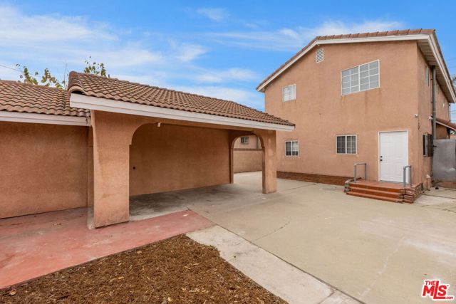 1060 Mcfarland Avenue, Wilmington CA: https://media.crmls.org/mediaz/d42a6a4e-5e87-4c03-81da-3205b4b28785.jpg