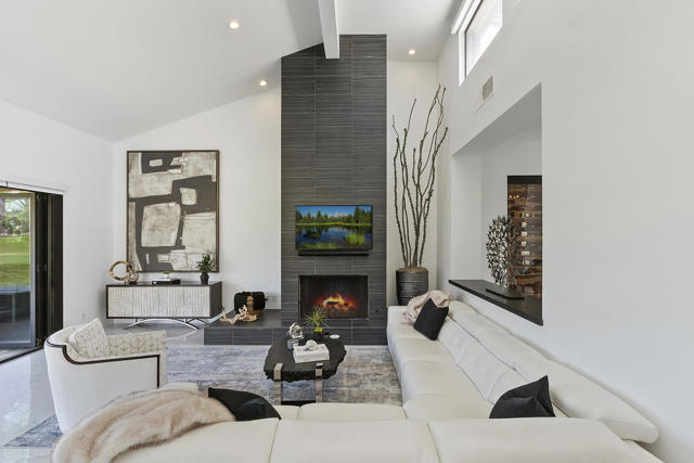 54841 Inverness Way, La Quinta CA: https://media.crmls.org/mediaz/d42ab8fe-375c-4e56-a49c-af1a0af4b407.jpg