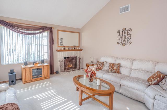 Detail Gallery Image 10 of 26 For 10865 Charing Cross Rd, Spring Valley,  CA 91978 - 4 Beds | 3 Baths