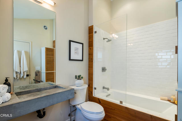 3435 Crestford Drive, Altadena CA: https://media.crmls.org/mediaz/d42af4ca-5552-495b-b33f-6fe736b1d021.jpg