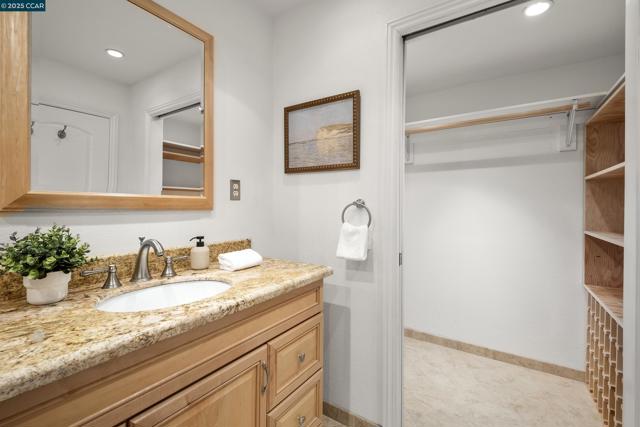 18977 Thornbury ave, Castro Valley CA: https://media.crmls.org/mediaz/d42b5982-777c-4dc9-a356-4053a3a213d9.jpg
