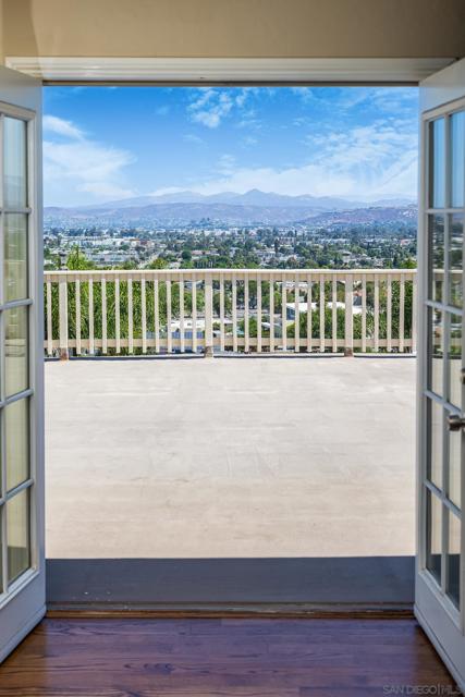 1148 Emerald Heights Rd, El Cajon CA: https://media.crmls.org/mediaz/d42b6b30-3fdc-4c68-ad96-eef929bfe181.jpg