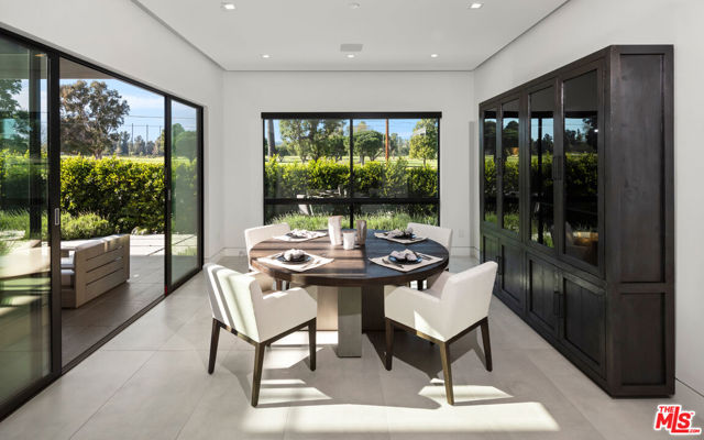12720 Montana Avenue, Los Angeles CA: https://media.crmls.org/mediaz/d42c5214-8a29-4da0-94f7-20dfa7d3c407.jpg