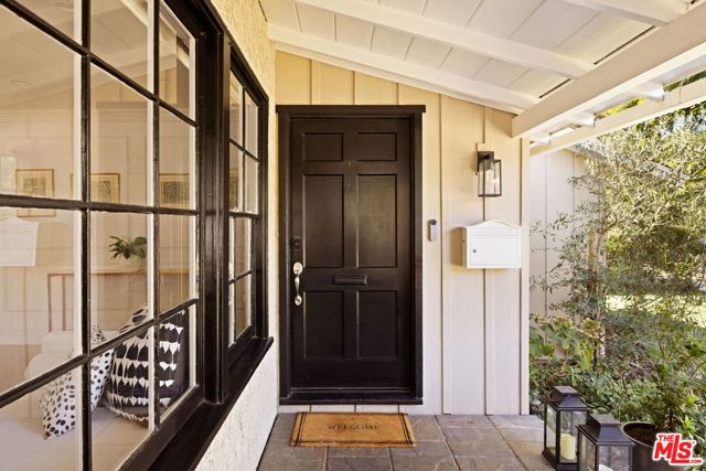 13128 Hartsook Street, Sherman Oaks CA: https://media.crmls.org/mediaz/d42c6d5b-45df-4b08-beae-b61519c7985a.jpg