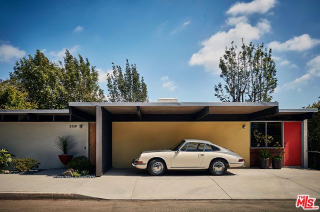 3319 Tareco Drive, Los Angeles CA: https://media.crmls.org/mediaz/d42ca0c2-7eda-4808-b385-fb8faa0be9b7.jpg