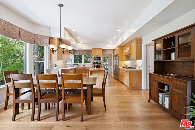 23040 Blue Bird Drive, Calabasas CA: https://media.crmls.org/mediaz/d42cfa05-f346-4d01-bd10-e66d61481961.jpg