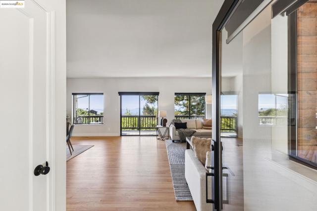 17032 Broadway Ter, Oakland CA: https://media.crmls.org/mediaz/d42d4d83-0197-4001-9a70-5420054c28fb.jpg