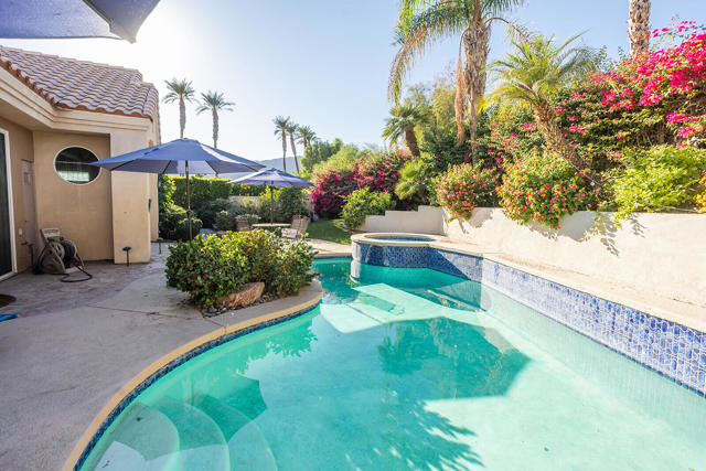 78970 Del Monte Court, La Quinta CA: https://media.crmls.org/mediaz/d42d7182-dc67-46ee-84a8-e02e810a8dbe.jpg