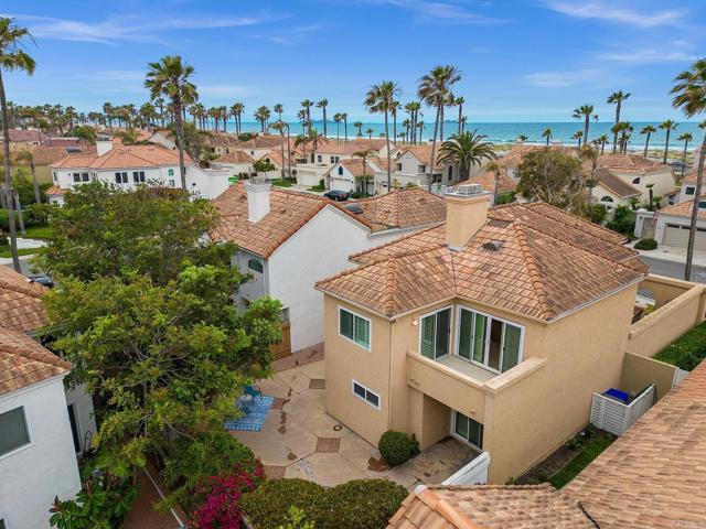 Detail Gallery Image 2 of 35 For 5 Bridgetown Bend, Coronado,  CA 92118 - 3 Beds | 3 Baths