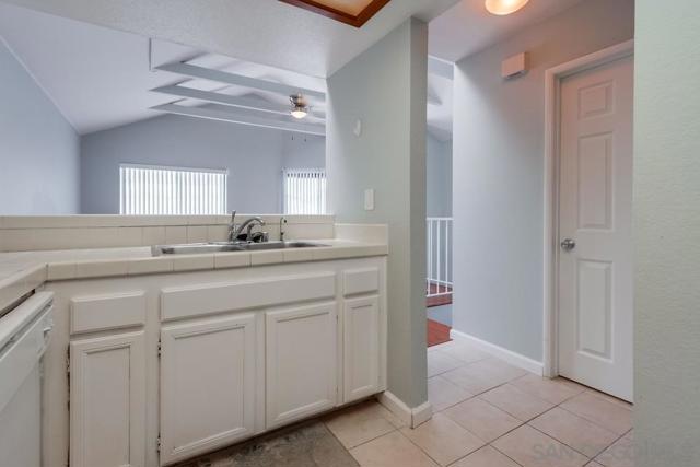 4527 Contour Blvd., San Diego CA: https://media.crmls.org/mediaz/d42ee32b-0314-41f3-91a1-d2be5b405de3.jpg