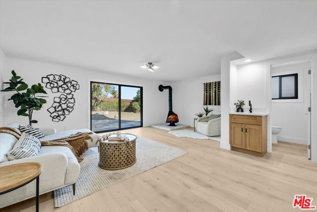 15515 La Moine Street, Hacienda Heights CA: https://media.crmls.org/mediaz/d42f98da-ae07-4021-b5d8-3e3ef569a461.jpg