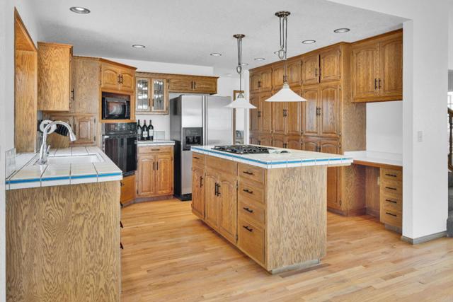 70500 Bradley Lockwood Road, Lockwood CA: https://media.crmls.org/mediaz/d43026ec-d4a1-4e9b-a3bc-b5092a8cd5be.jpg