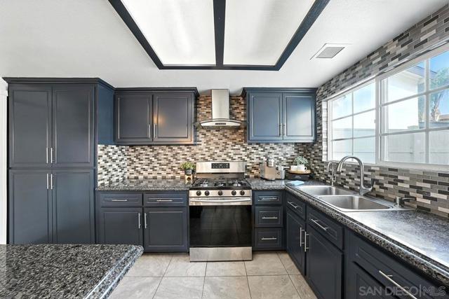 3801 Via De La Bandola, San Ysidro CA: https://media.crmls.org/mediaz/d4305bcb-21a5-48b7-862a-d60804d0a3d3.jpg