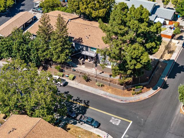 213 Ladera Plz, Union City CA: https://media.crmls.org/mediaz/d431aa86-6d76-4f5d-bc09-80feeb10338a.jpg