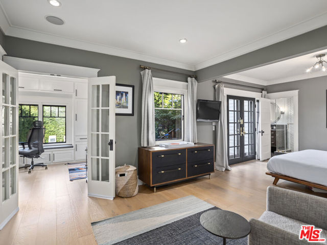 1528 N Curson Avenue, Los Angeles CA: https://media.crmls.org/mediaz/d431edab-d46e-4e26-9693-499af8cb17a4.jpg