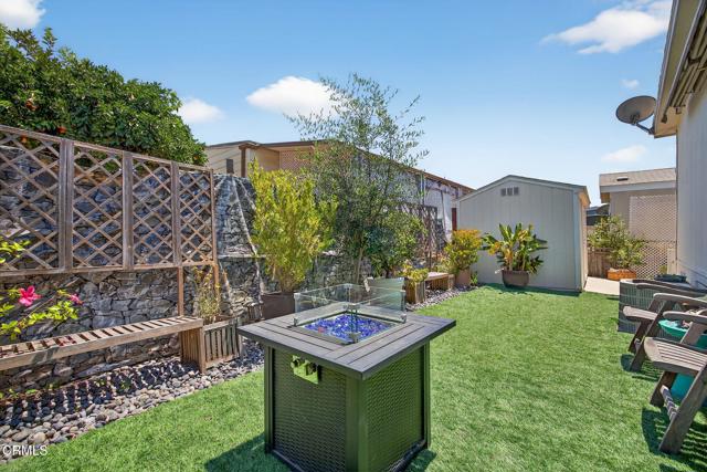 1975 Maricopa Highway, Ojai CA: https://media.crmls.org/mediaz/d4321d73-6639-49d0-9960-71813d43c74b.jpg