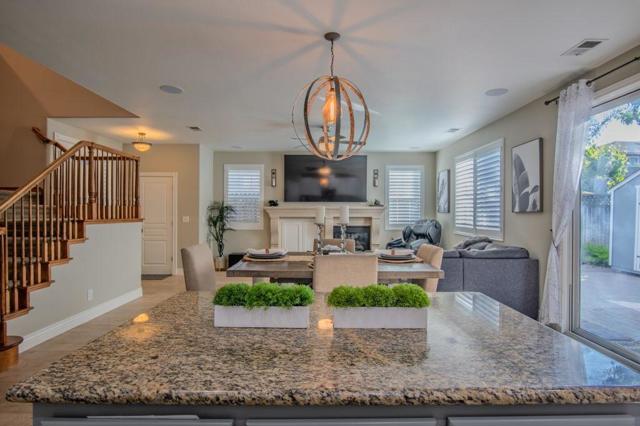 555 Calle Buena Vista, Morgan Hill CA: https://media.crmls.org/mediaz/d432ae4b-c531-4115-9114-31d28fb34724.jpg