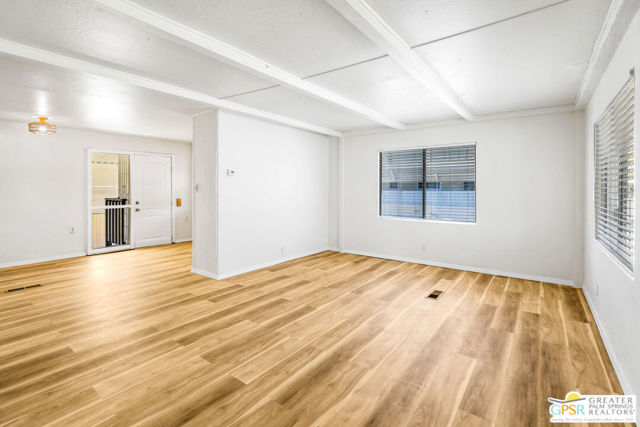 80 Dunes Circle, Cathedral City CA: https://media.crmls.org/mediaz/d432b2f6-085c-463a-a06d-241b1665243c.jpg