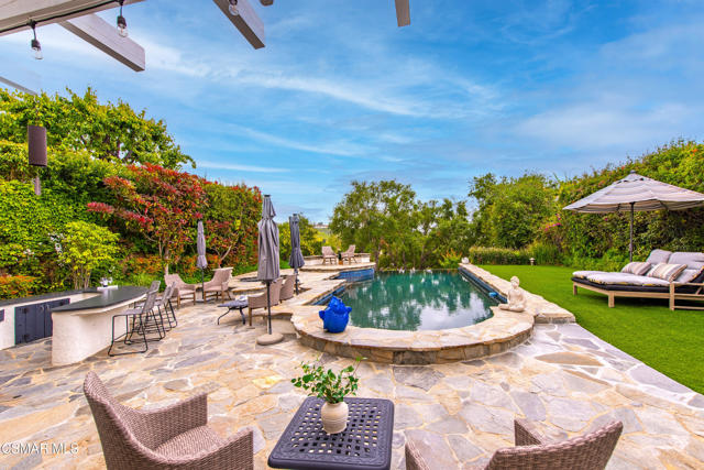 4646 Pine Valley Place, Westlake Village CA: https://media.crmls.org/mediaz/d433ab55-a67c-4f15-885d-f7786b59415c.jpg