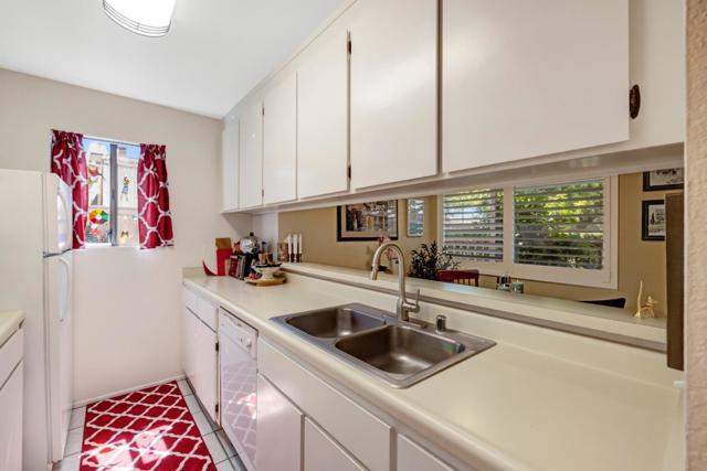 515 Ramona Court, Monterey CA: https://media.crmls.org/mediaz/d433bb04-b470-48e7-8247-840a66108fc7.jpg