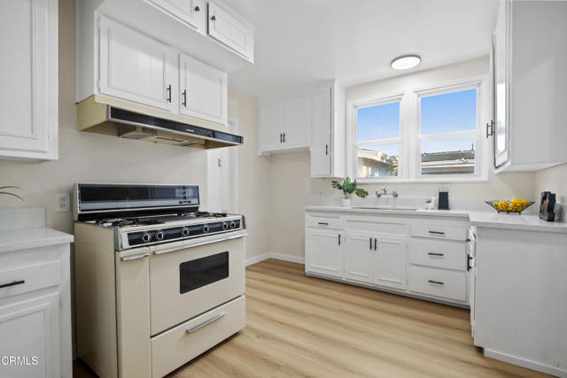 Detail Gallery Image 3 of 19 For 3178 Chestnut Ave, Long Beach,  CA 90806 - 3 Beds | 2 Baths