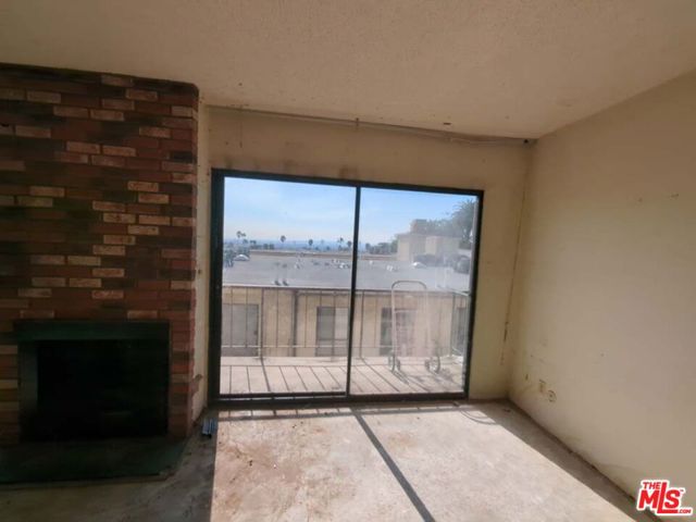 7300 Franklin Avenue, Los Angeles CA: https://media.crmls.org/mediaz/d434d7f4-68d7-4b04-9d58-a9aee2674fb6.jpg