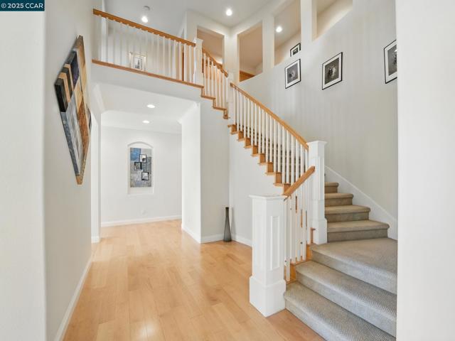 135 Diablo Ranch Ct, Danville CA: https://media.crmls.org/mediaz/d43560c6-3b3e-439f-9e9a-c195d851be31.jpg