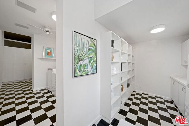143 Ocean Avenue Ext, Santa Monica CA: https://media.crmls.org/mediaz/d4364f26-0232-414b-b69a-ff6ddf9fb838.jpg