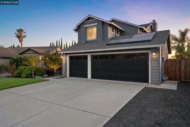 4813 Carrington Dr, Oakley CA: https://media.crmls.org/mediaz/d4366173-4ca9-45fb-afce-d18a5bb5afd7.jpg