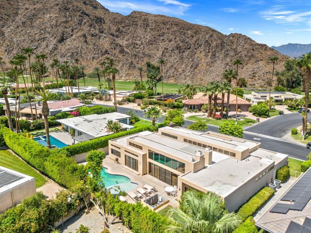46220 Manitou Drive, Indian Wells CA: https://media.crmls.org/mediaz/d436e77d-9412-41f5-8235-61bf4782e3d7.jpg