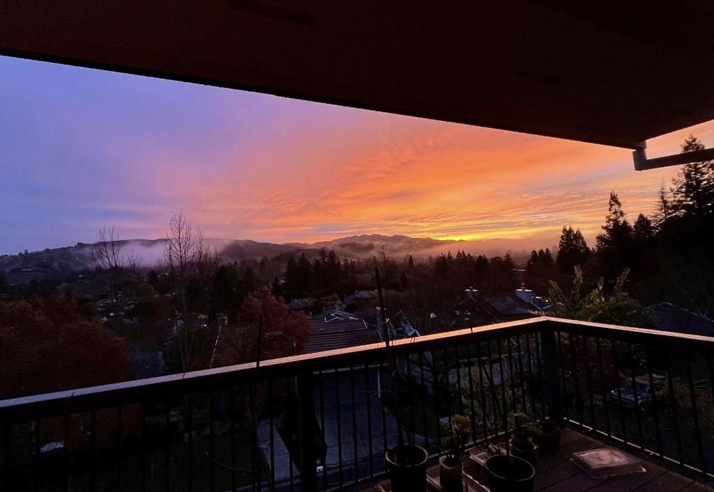 https://media.crmls.org/mediaz/d436eab6-0255-40f5-aa07-fb67051c3205.jpg?preset=X-Large