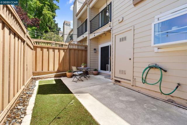 6625 Pioneer Ln, Dublin CA: https://media.crmls.org/mediaz/d437822b-6db1-4713-b8c8-a69f9d24c070.jpg