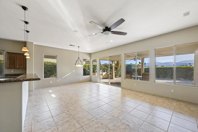 86 N Kavenish Drive, Rancho Mirage CA: https://media.crmls.org/mediaz/d437c4e1-a427-48d7-9b4c-56e147112685.jpg