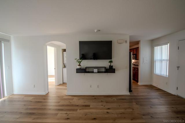 5252 Orange AVe, San Diego CA: https://media.crmls.org/mediaz/d438d461-d0af-4e39-be28-bd9ff0ce7d8f.jpg