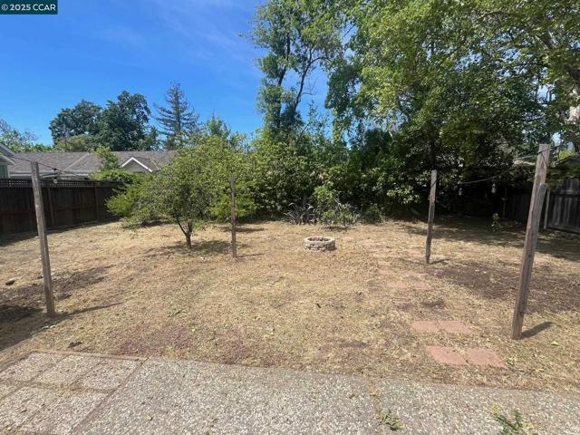 1509 Lake St, Calistoga CA: https://media.crmls.org/mediaz/d438dc79-4748-4632-8162-1d67645e668b.jpg