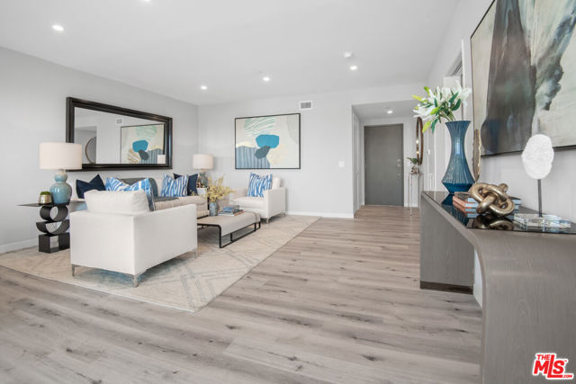 1226 S Bedford Street, Los Angeles CA: https://media.crmls.org/mediaz/d438e506-8db3-4efc-b0b0-89013fd33513.jpg