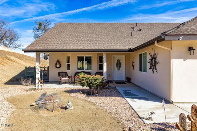 Detail Gallery Image 3 of 41 For 17600 Ascot Ct, Tehachapi,  CA 93561 - 3 Beds | 2 Baths