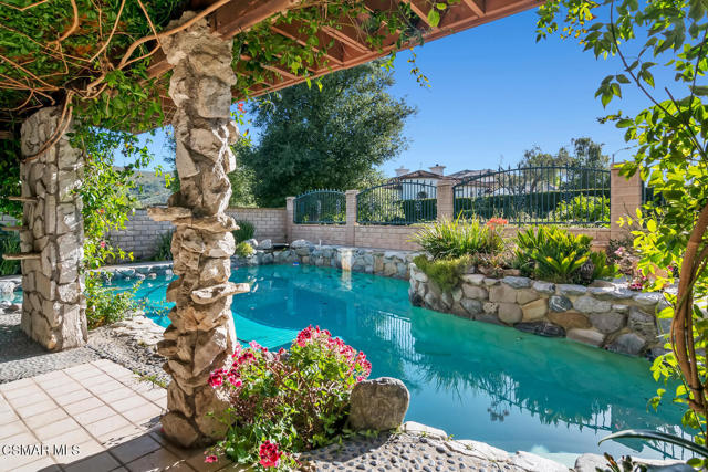 379 Greenway Avenue, Newbury Park CA: https://media.crmls.org/mediaz/d439f372-d7f5-4624-b55f-b6fc3b0f6f81.jpg