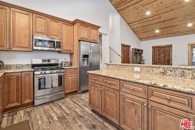 919 Mcalister Road, Big Bear City CA: https://media.crmls.org/mediaz/d43a048a-cf8d-4d40-80dd-a5c51b232d76.jpg