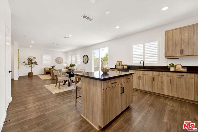 17028 Zion, Santa Clarita CA: https://media.crmls.org/mediaz/d43a8e93-b4e4-411b-b726-0a802da02b28.jpg