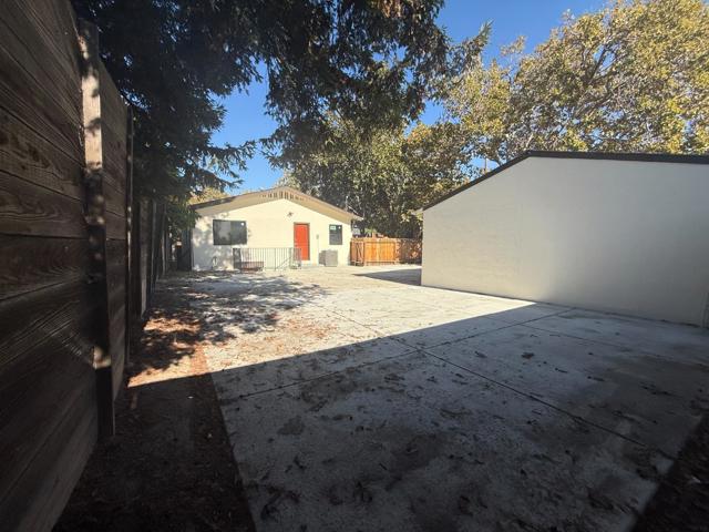 199 S 23rd Street, San Jose CA: https://media.crmls.org/mediaz/d43aa69e-b2ab-4255-8d4c-1a2b30c1f2a5.jpg