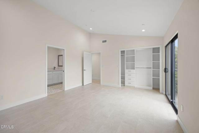 1194 Kingston Lane, Ventura CA: https://media.crmls.org/mediaz/d43abad6-3459-476b-83f7-45d95121bd0b.jpg